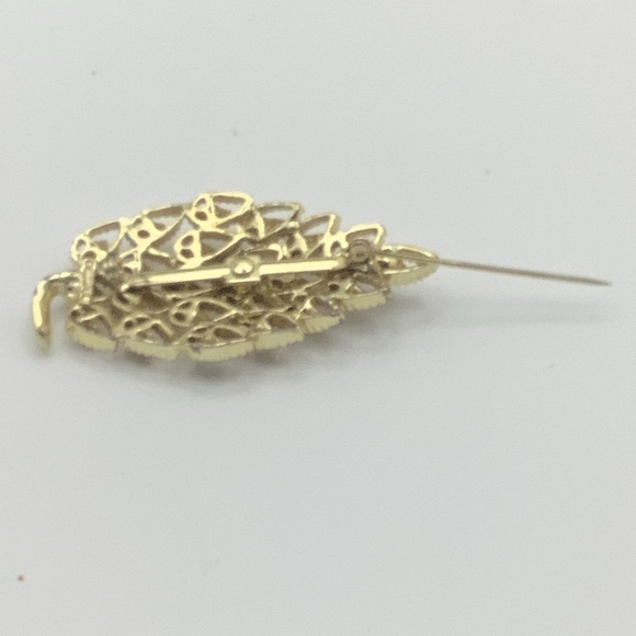 Vintage Gerry’s Goldtone Leaf Design Brooch - Picture 6 of 8